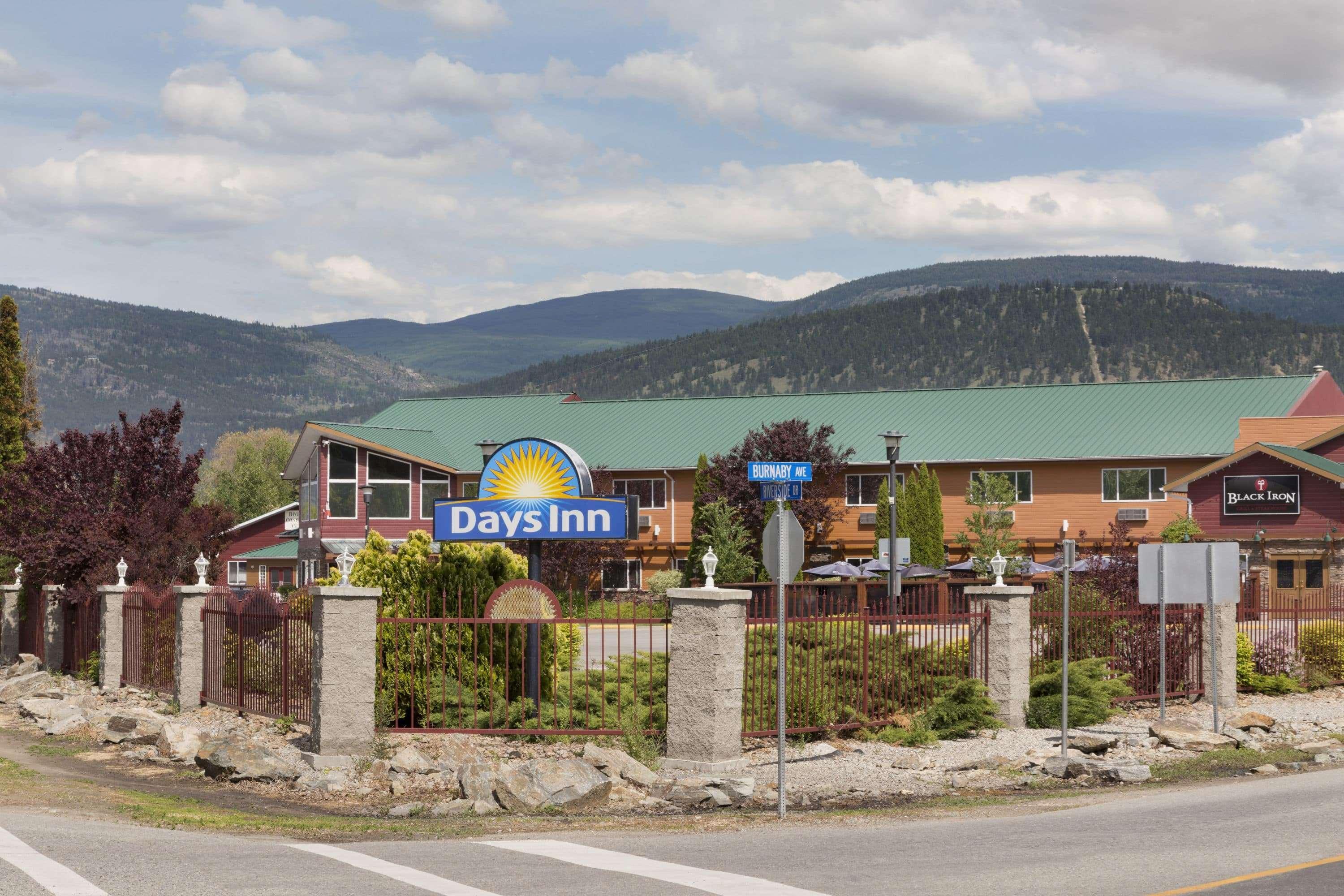 Days Inn By Wyndham Penticton Conference Centre Exterior photo