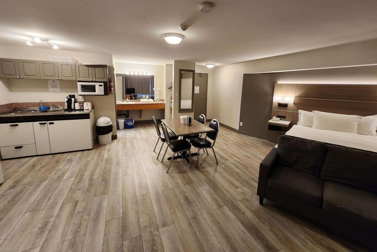 Days Inn By Wyndham Penticton Conference Centre Exterior photo